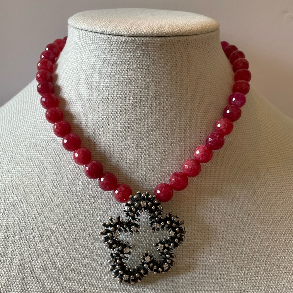 Strawberry Quartz Crystal Beads With Rhinestone Pendant.